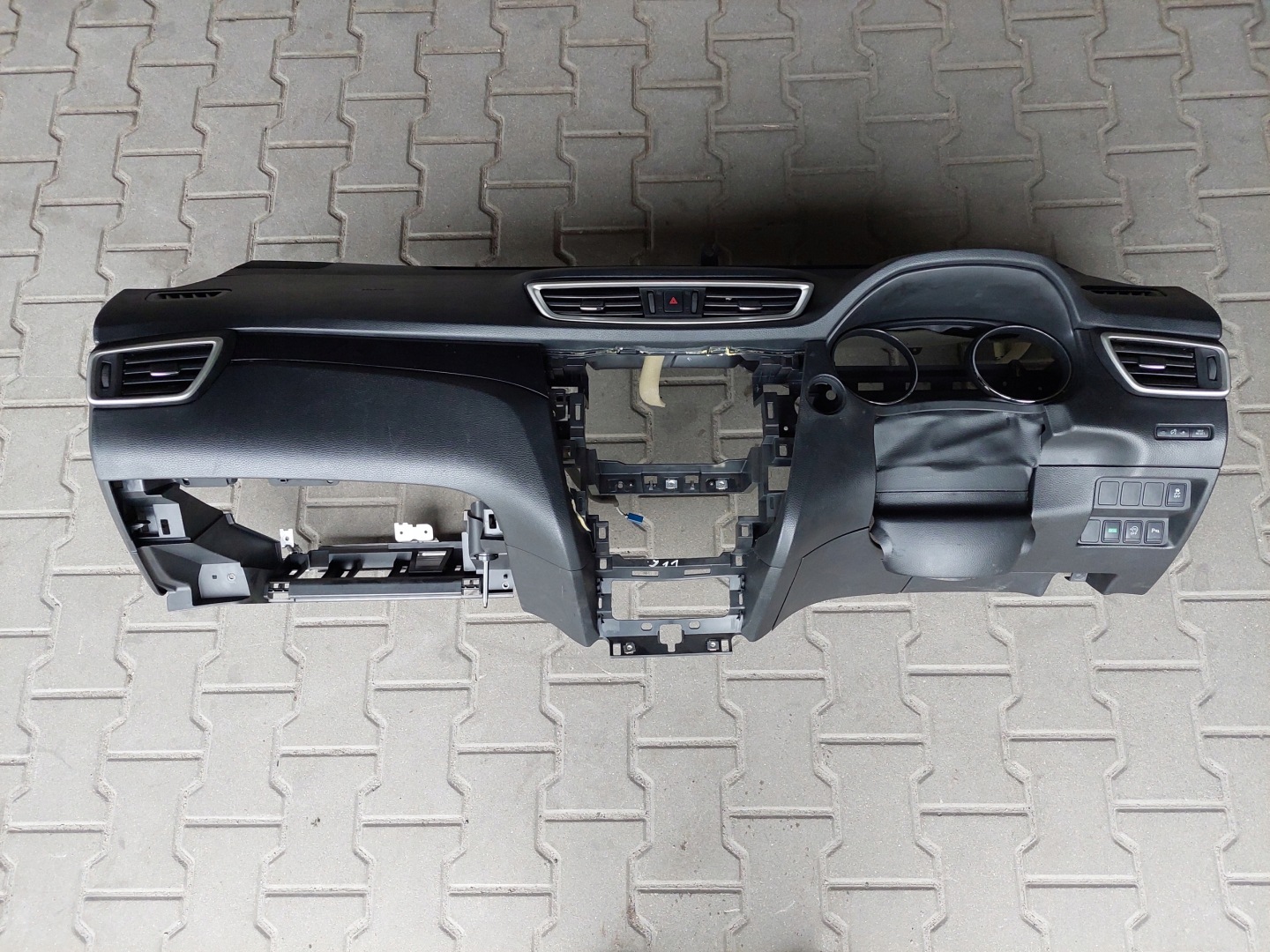 dashboard cockpit console DASHBOARD ANGLIK UK NISSAN QASHQAI II 2 J11