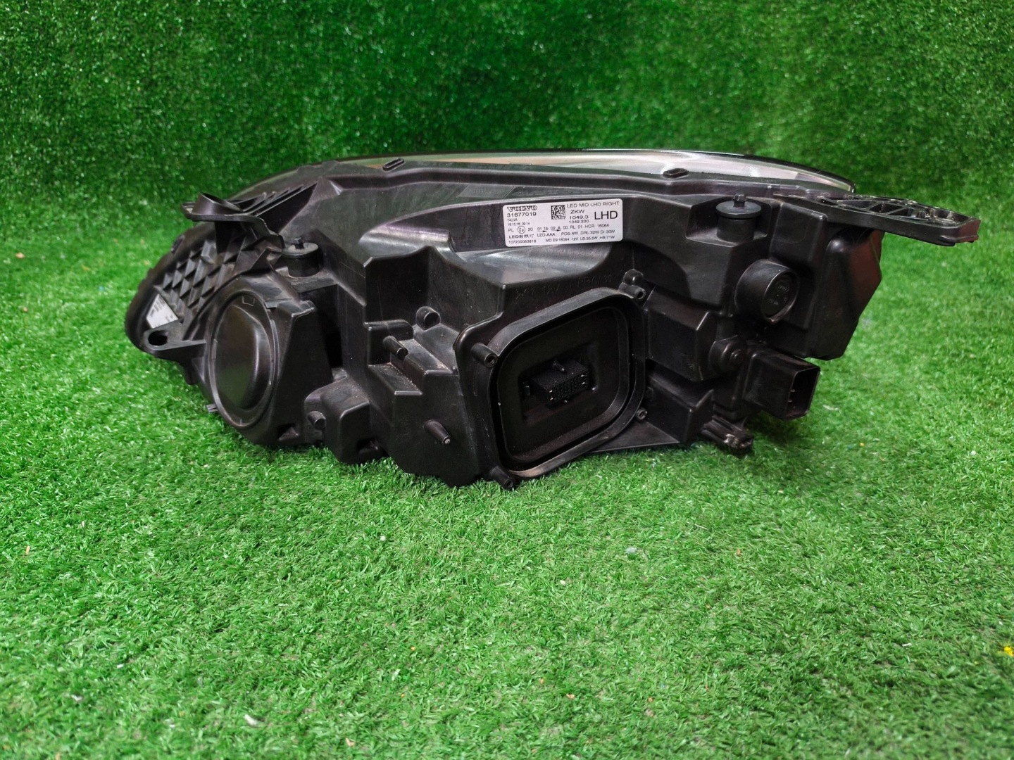 REFLEKTOR right front VOLVO V40 II 16- LIFT FULL LED NR.1603
