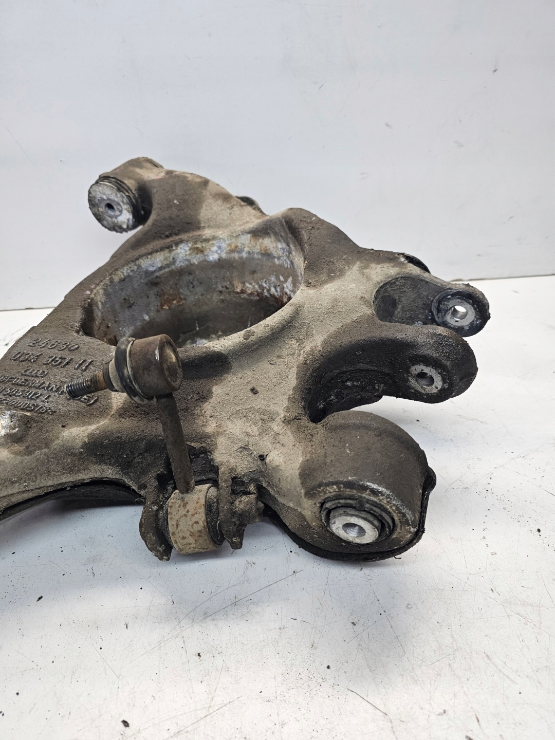 Querlenker rechts heck unter PNEUMATYKE AUDI A6 C6 4F0505312L