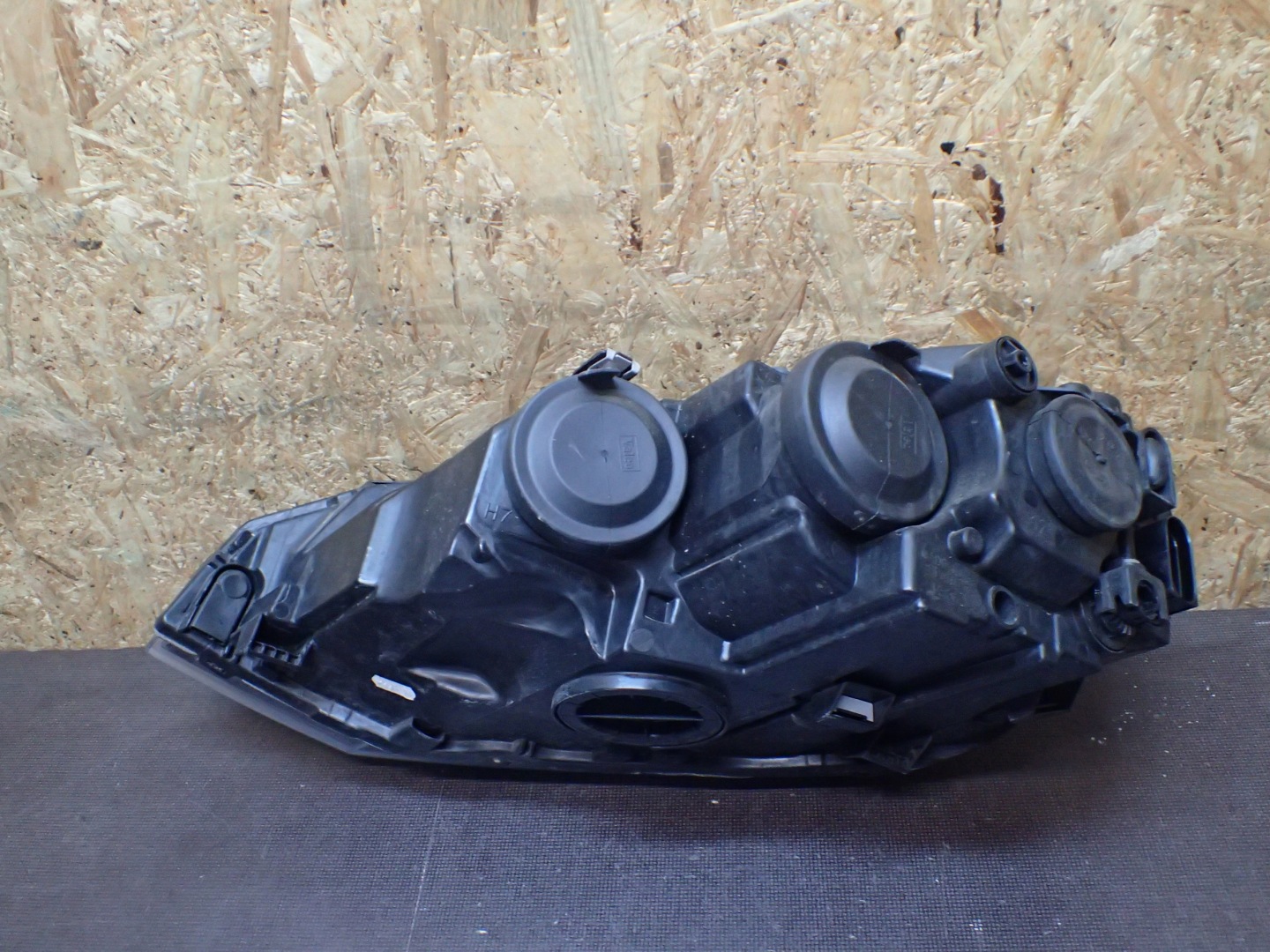 light front right VW POLO 17- 2G19410006