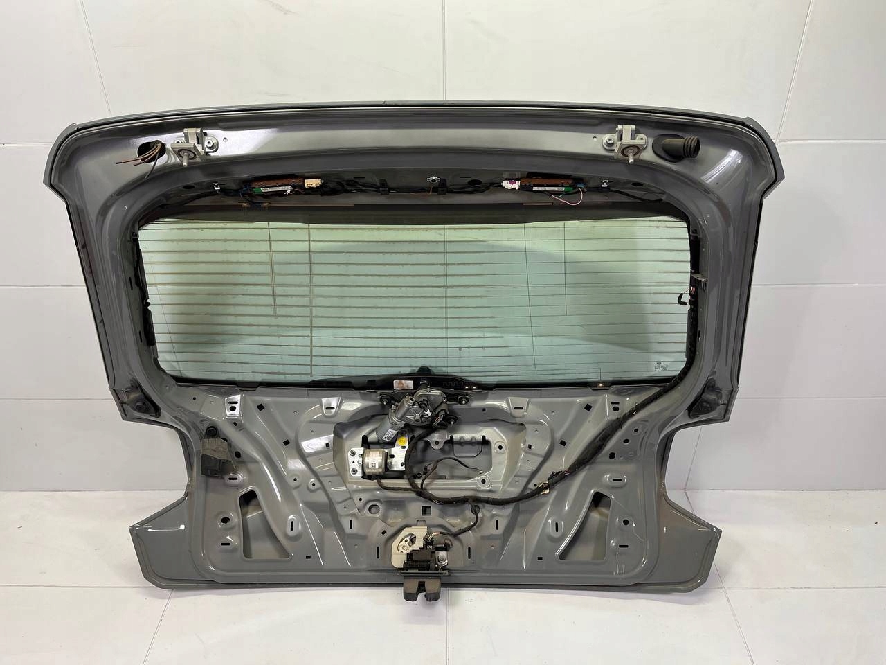 rear trunk door boot Audi Q2 GA 2018