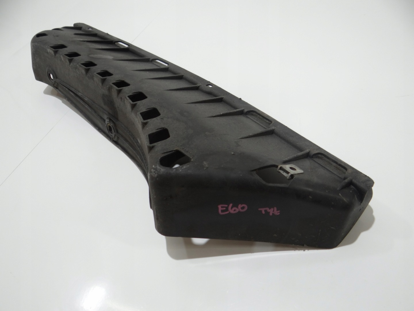 Support Support plaque Pare choc Arrière BMW E60 7056388