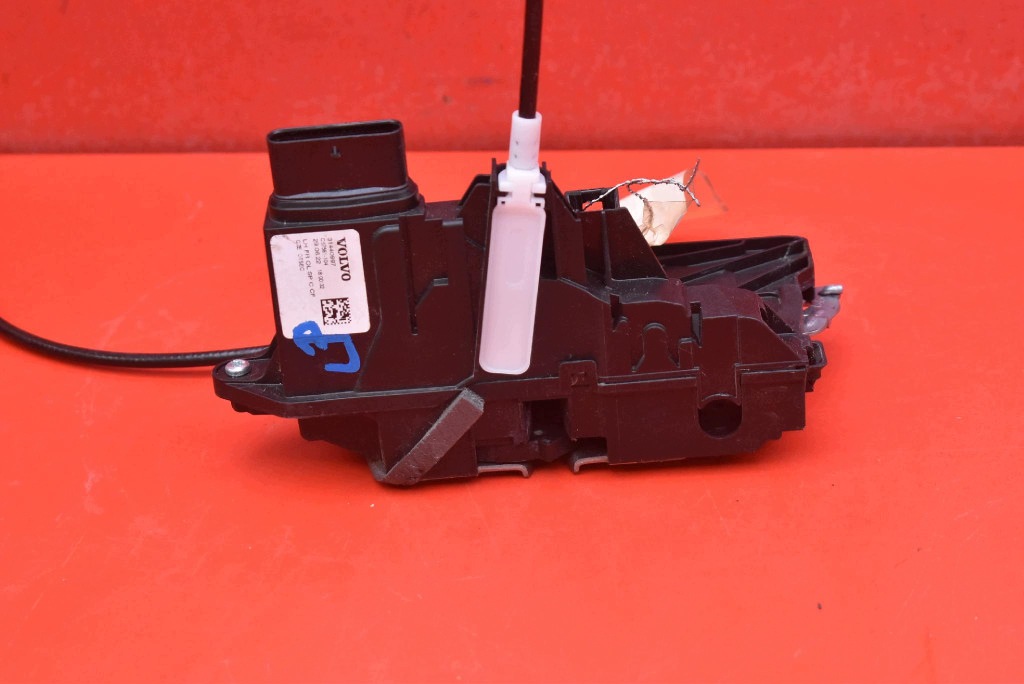 lock door left front front EU 31440997 VOLVO V60 2 II LIFT 23