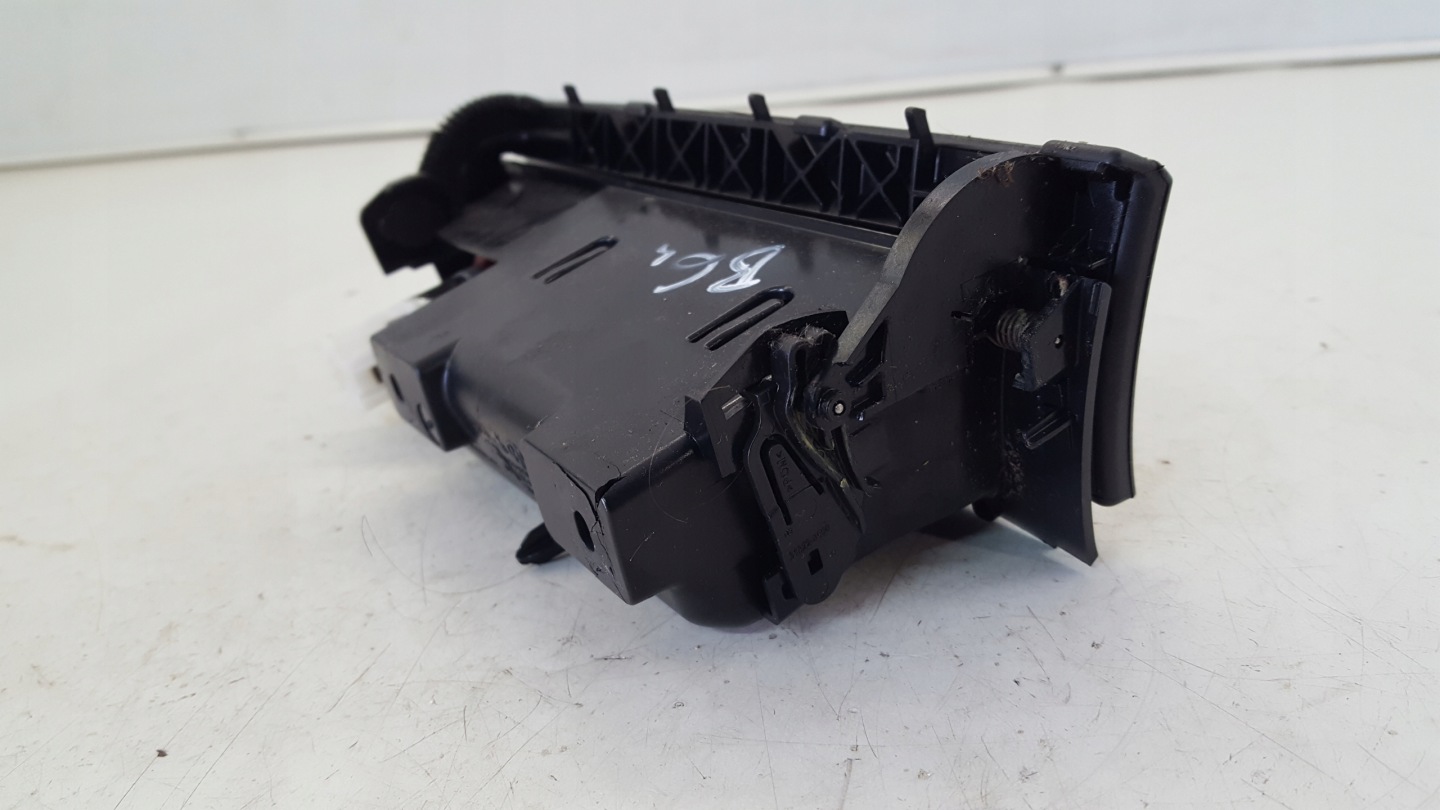 Cendrier dekory kpl VW Passat B6
