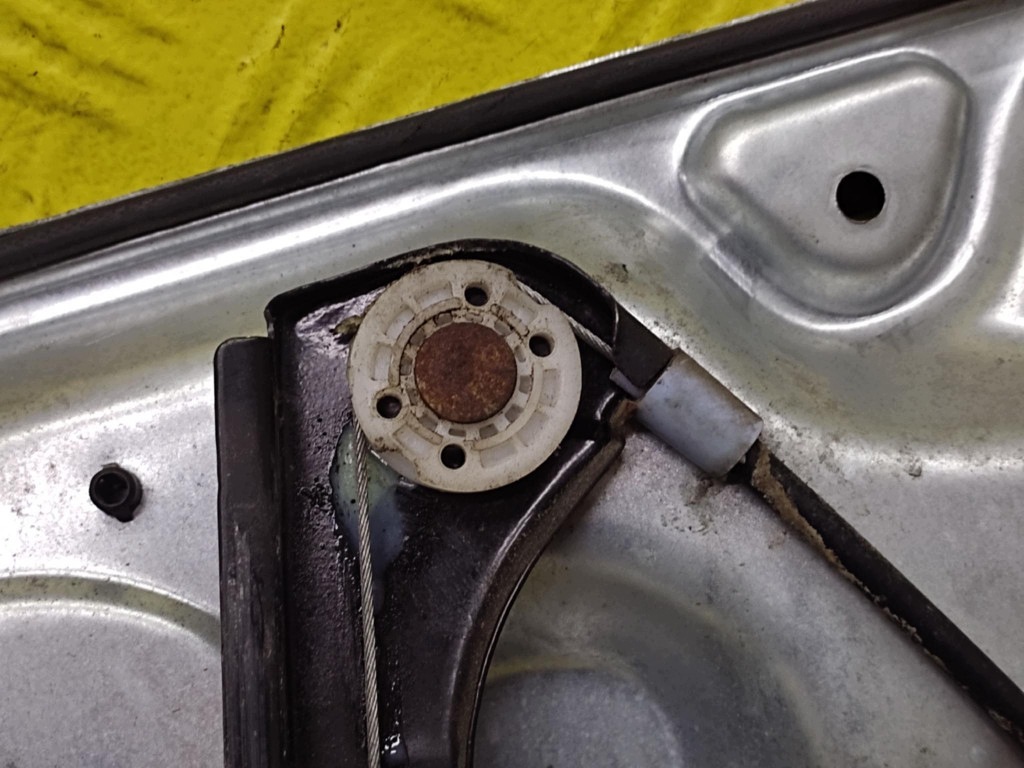 VW PASSAT B5 window regulator left front 3B1837461