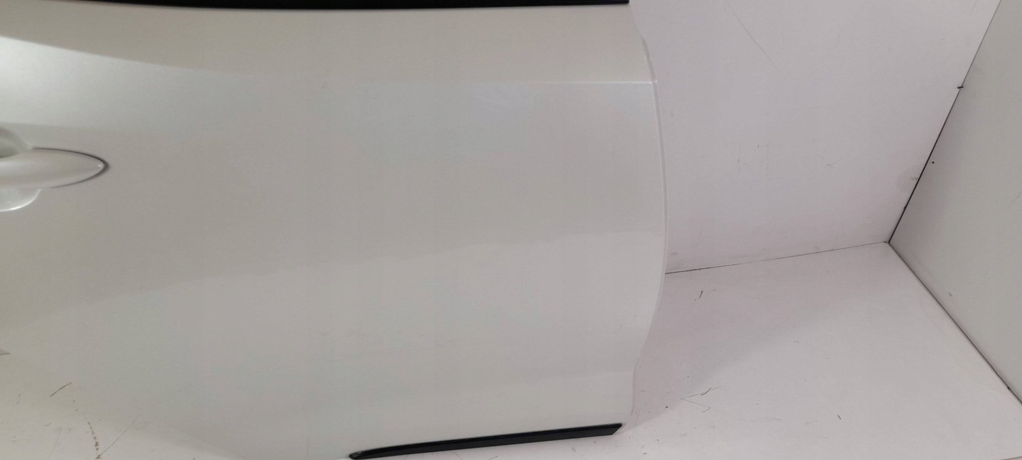 Toyota Corolla E21 Hatchback door rear. right 070 (T470)