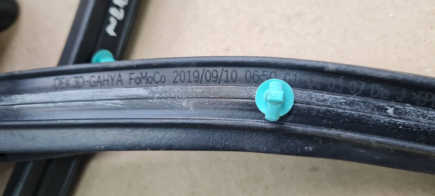 Ford Edge II 2020 gasket inner door left left rear part DEK3DGAHYA