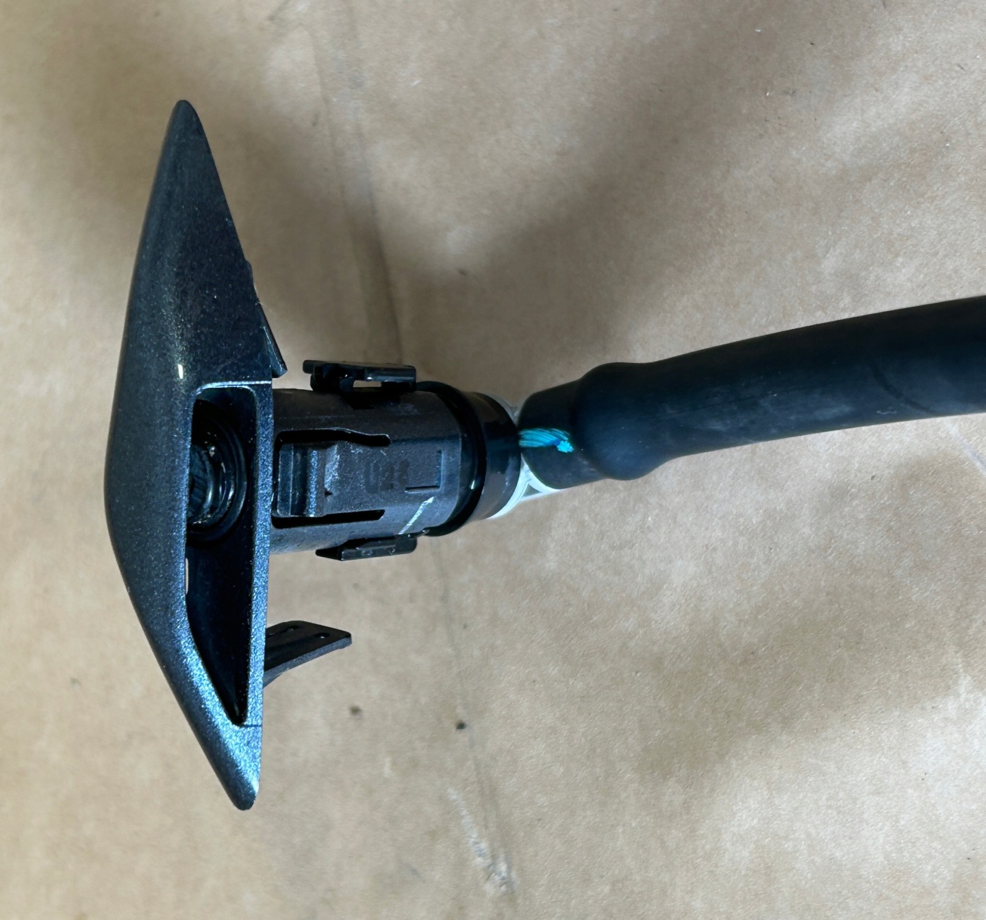 MITSUBISHI L200 2019-2025 Spritzdüse lichte vorne Original