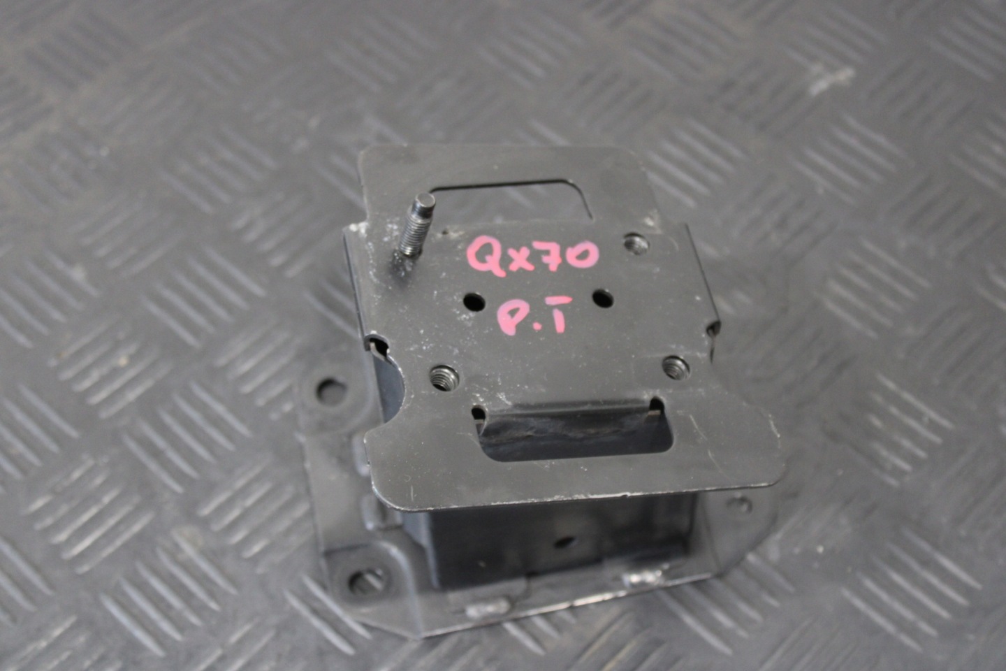 beam tip right rear part INFINITI QX70