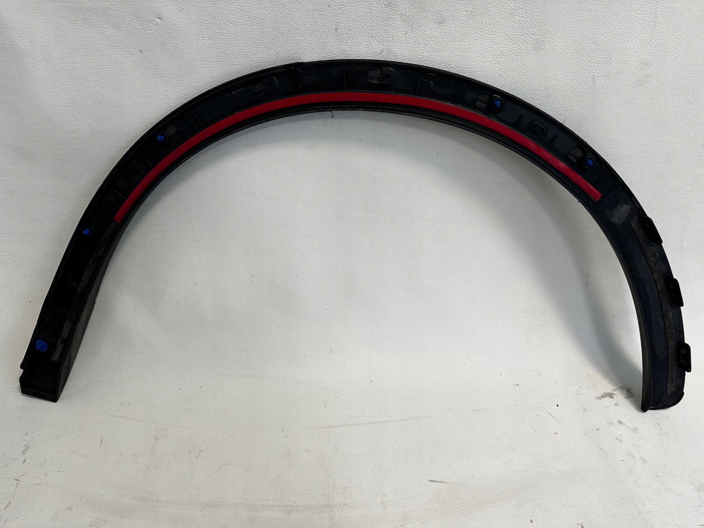 Audi Q3 moulding nadkola right rear part 8U0