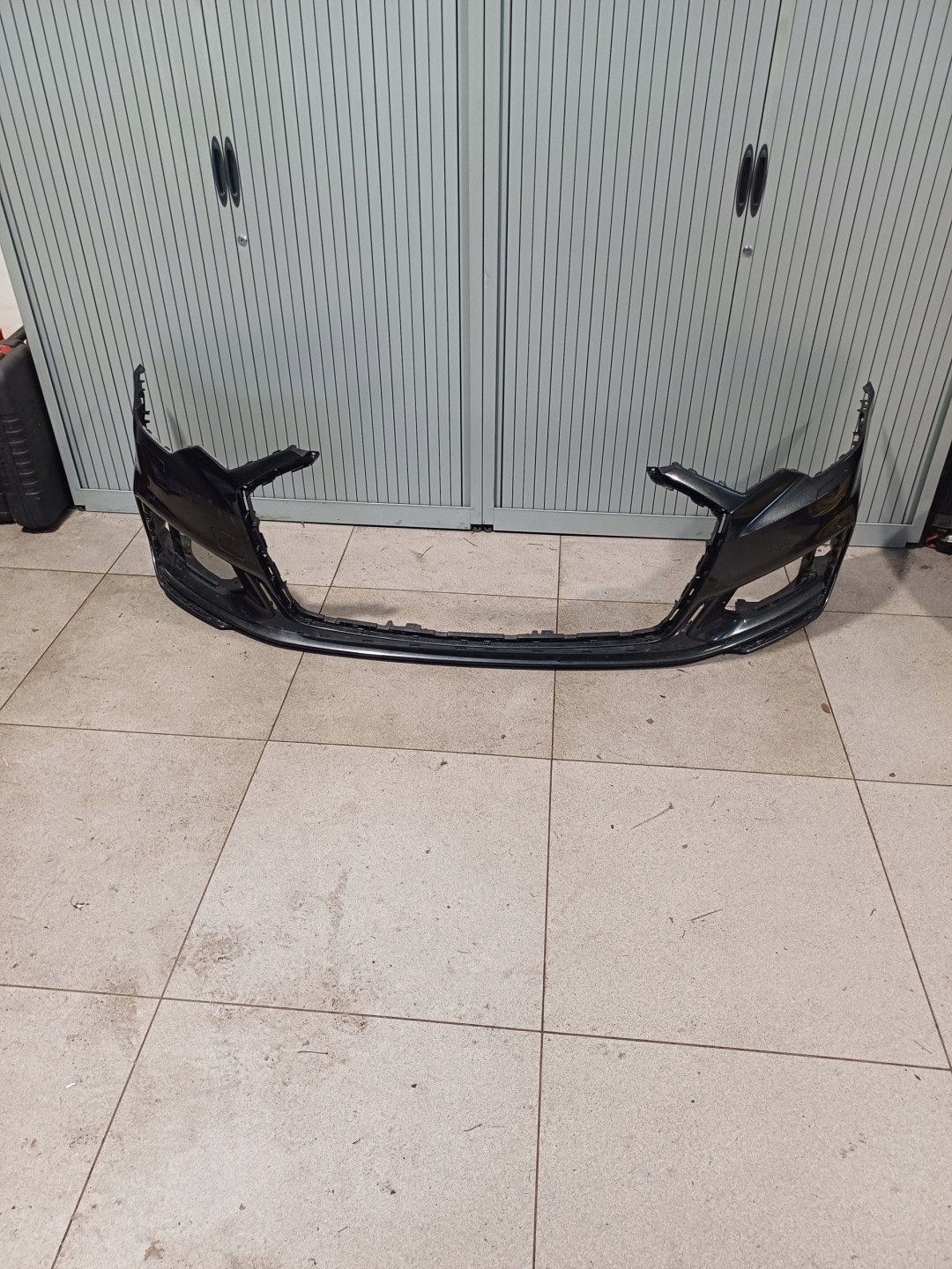 bumper front front AUDI A6 C8 4K0 S-LINE 18R- 4K0807437C 2 X PDC
