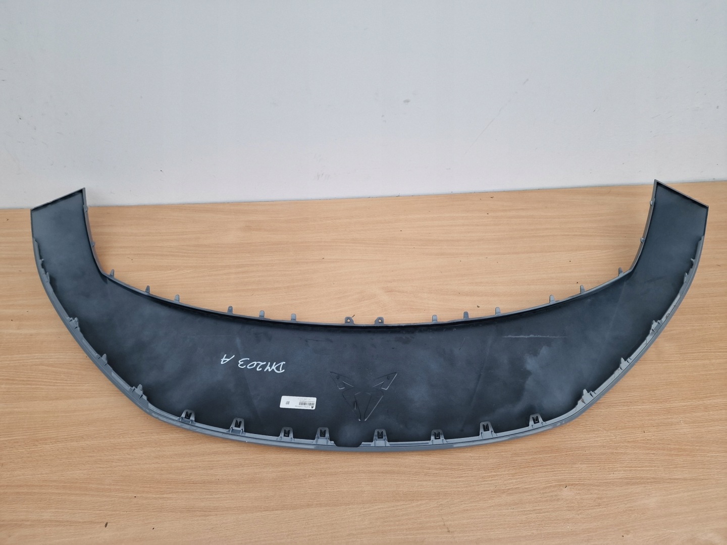 SEAT CUPRA BORN moulding grille of a bumper cap OE