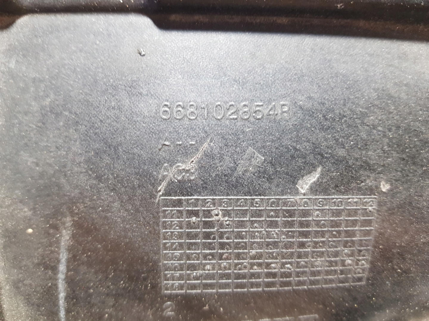RENAULT ZOE torpedo lower 668102854R EU EUROPA