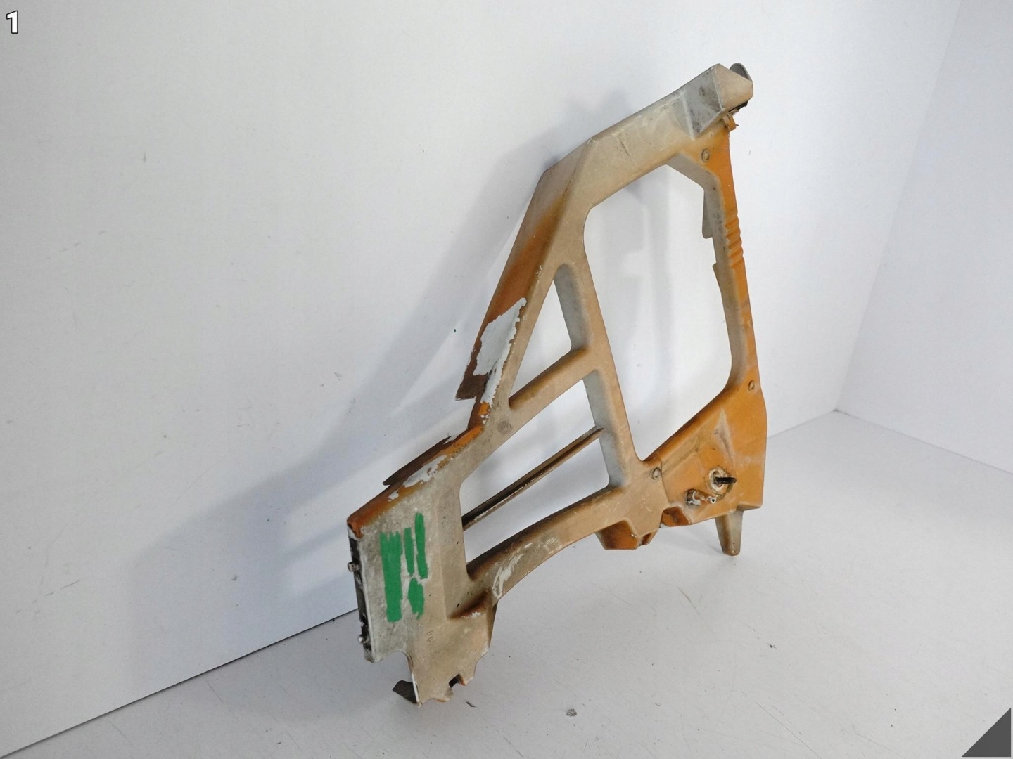 FORD FOCUS MK2 ST LIFT HATCHBACK HB 07-11 support holder bumper left rear part