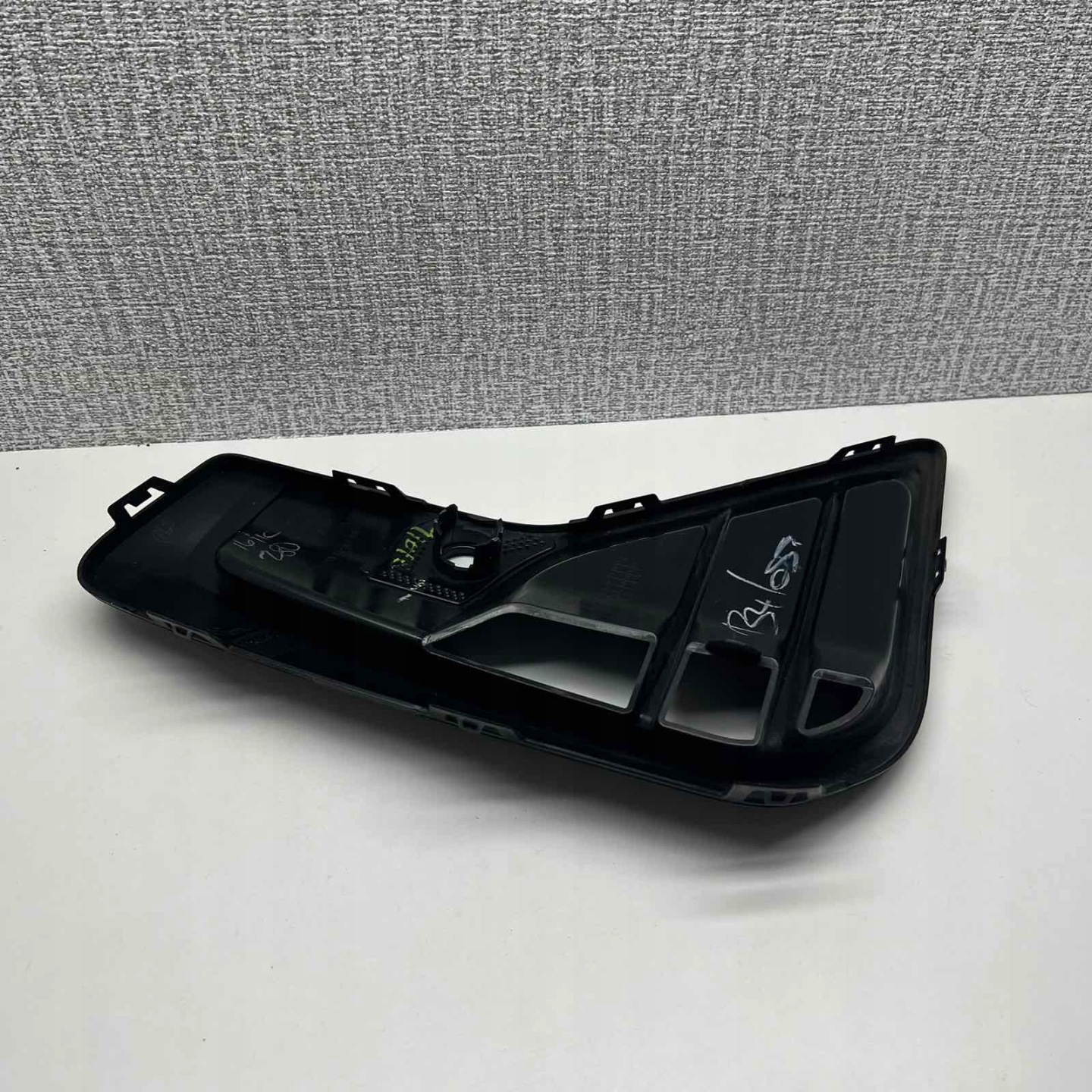 BMW X3 G01 m-packet LIFT grid of a bumper left front 51118081201