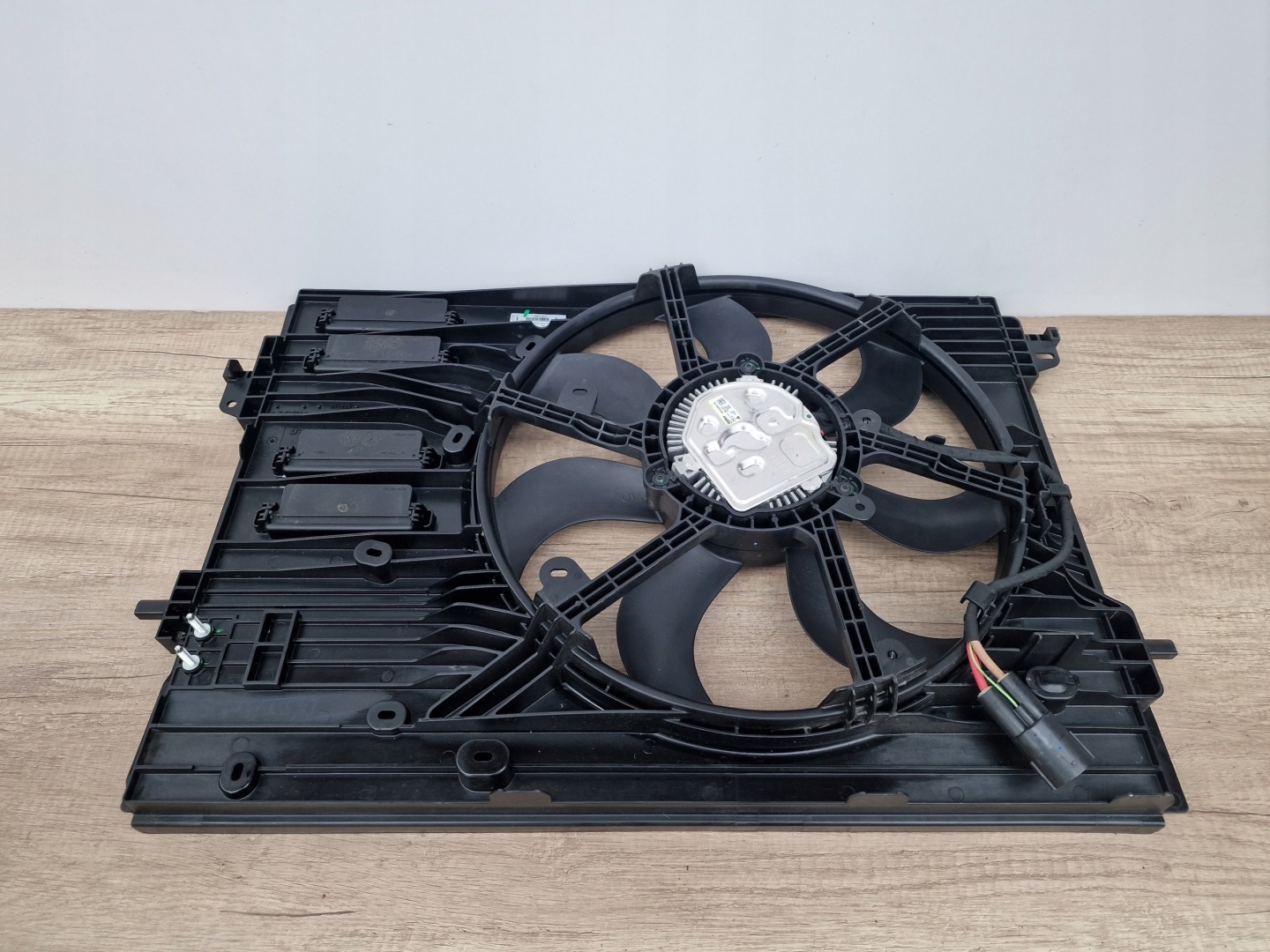 ventilátor chladiče RENULT KADJAR QASHQAI novy