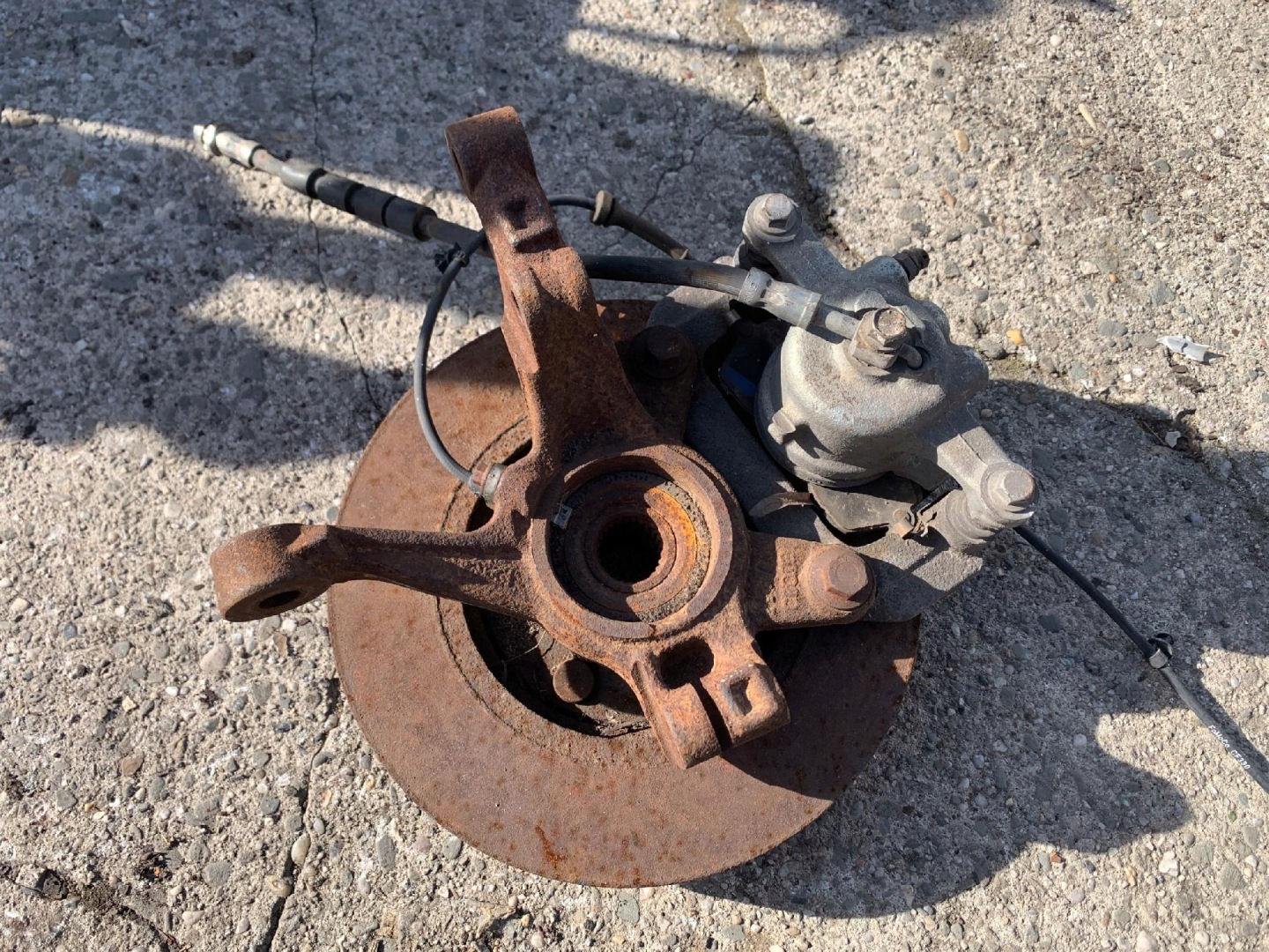 # swing caliper left front FORD FIESTA MK7