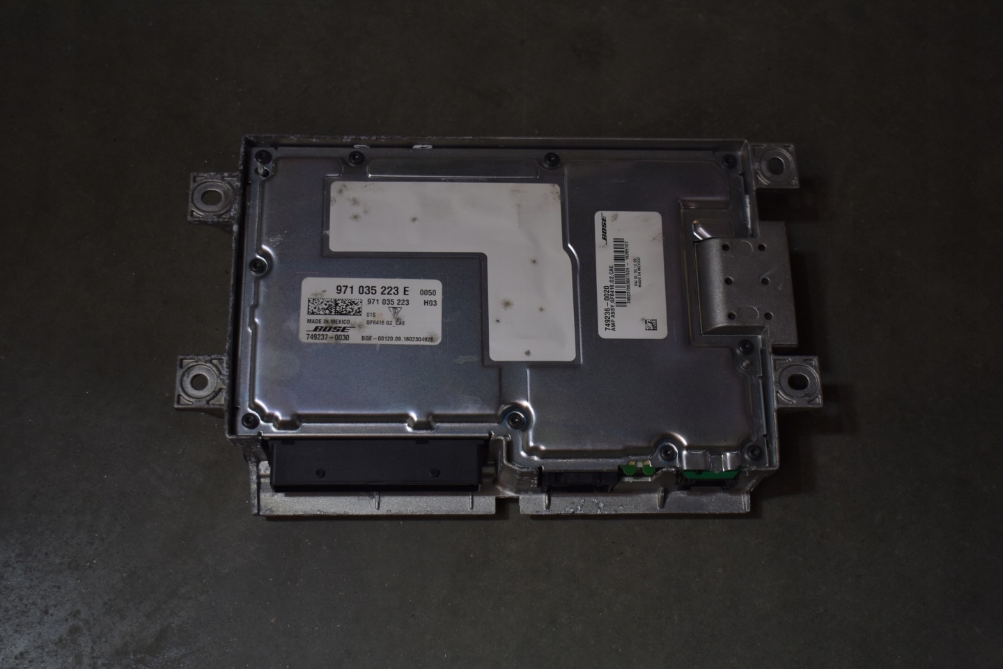 IDEALNY amplifier BOSE PORSCHE PANAMERA 971 1