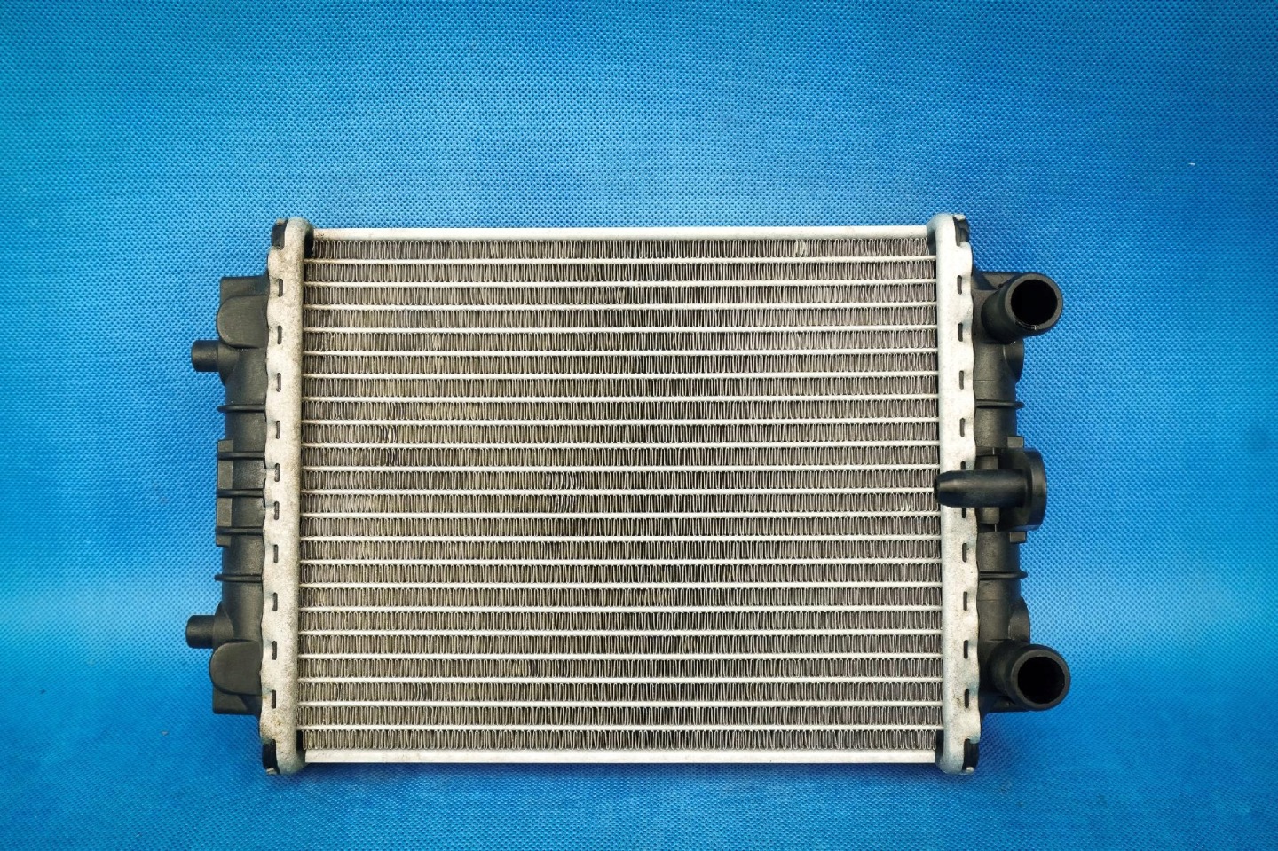 supplementary water cooler Audi A7 S8 SQ5 8K0121212B