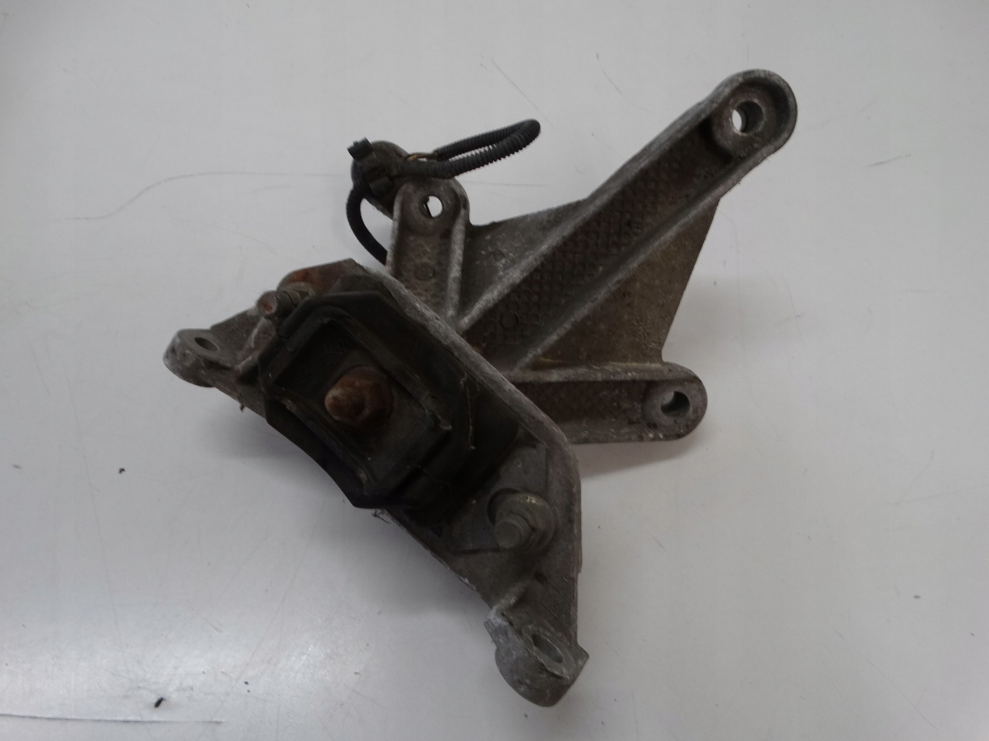 holder gearbox mounting RENAULT MEGANE II 8200043084