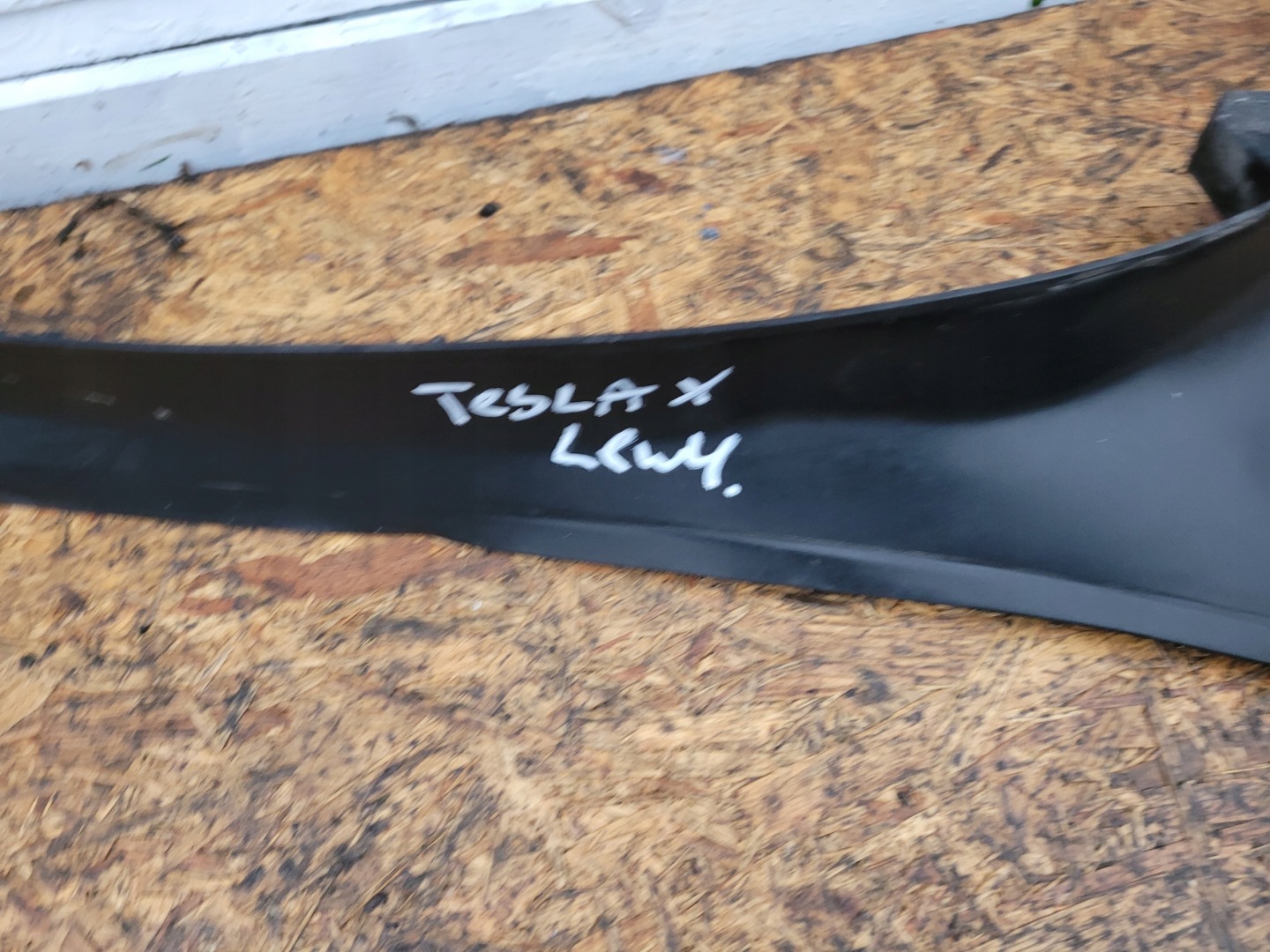 side boot left rear part TESLA X 1047320-00