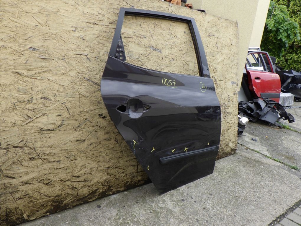 KIA VENGA 09- door right rear.