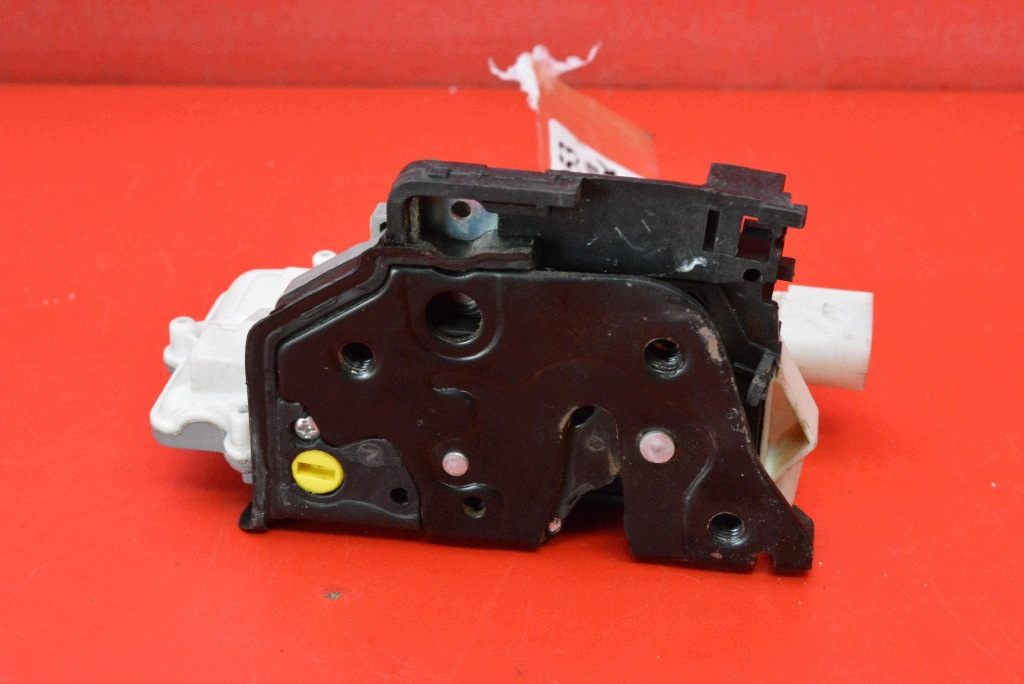 lock door right front front EU GKV19PC1218-07 AUDI A4 B8 KOMBI 07-11