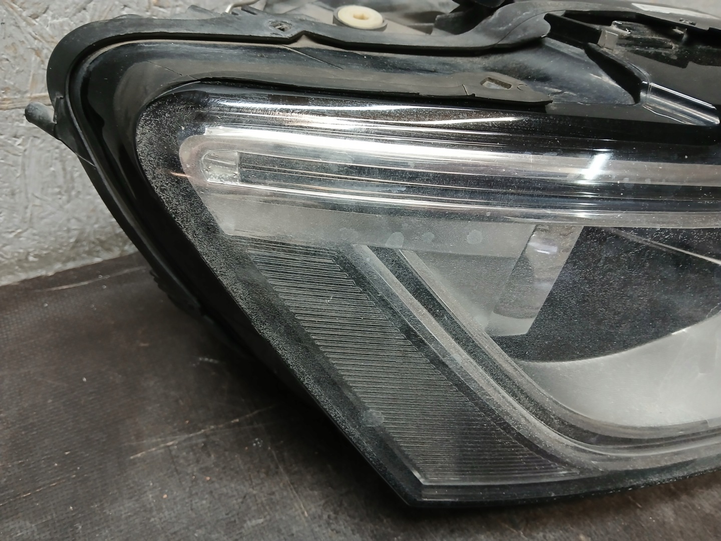 light front right AUDI Q5 XENON LIFT 12- 8R0941006C