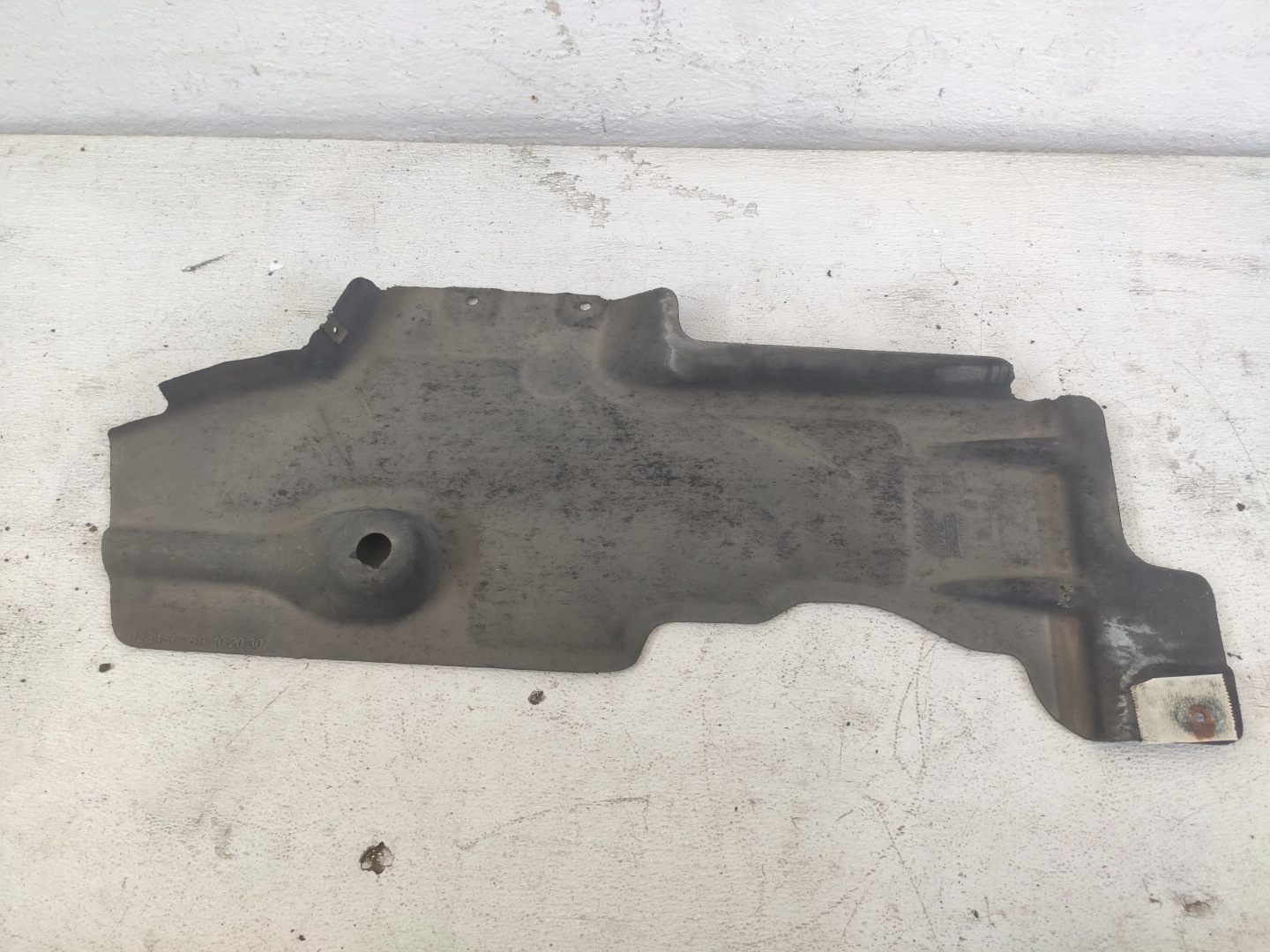 VOLVO V40 II 2012 cover chassis left