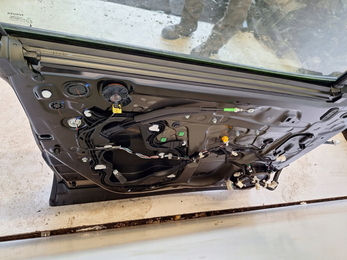TOYOTA CH-R II 23-> door left front 209