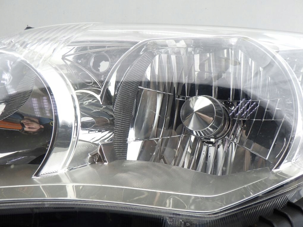 TOYOTA COROLLA E15 LIFT XENON 2010- light left