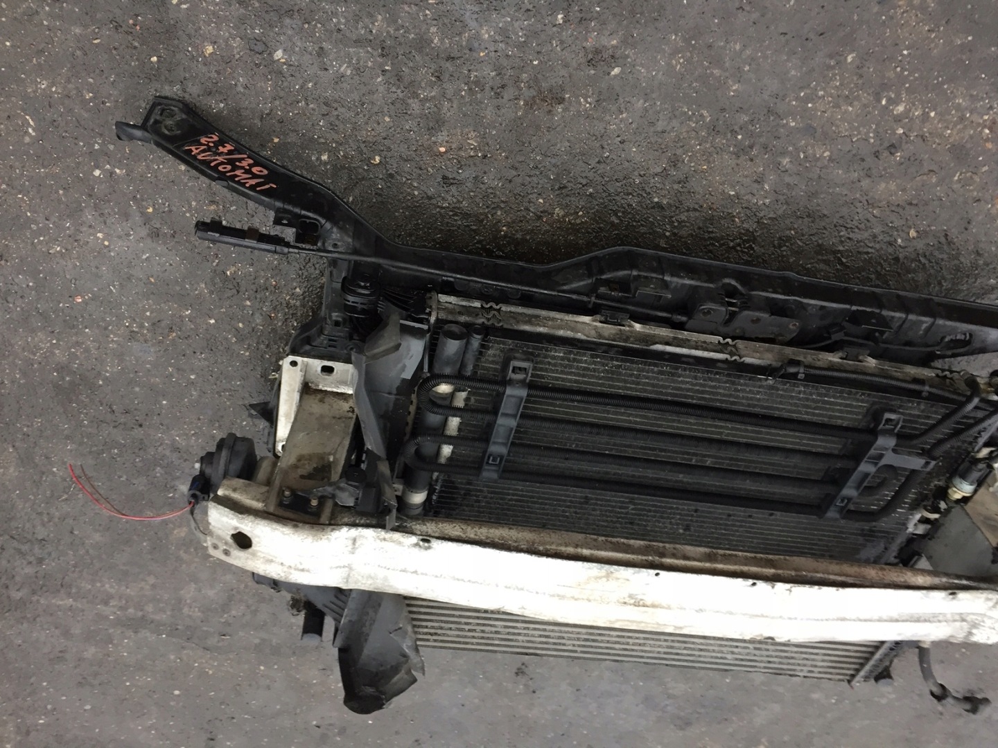 AUDI A5 8T A4 2.7 3.0 TDI support panel for radiators pillar