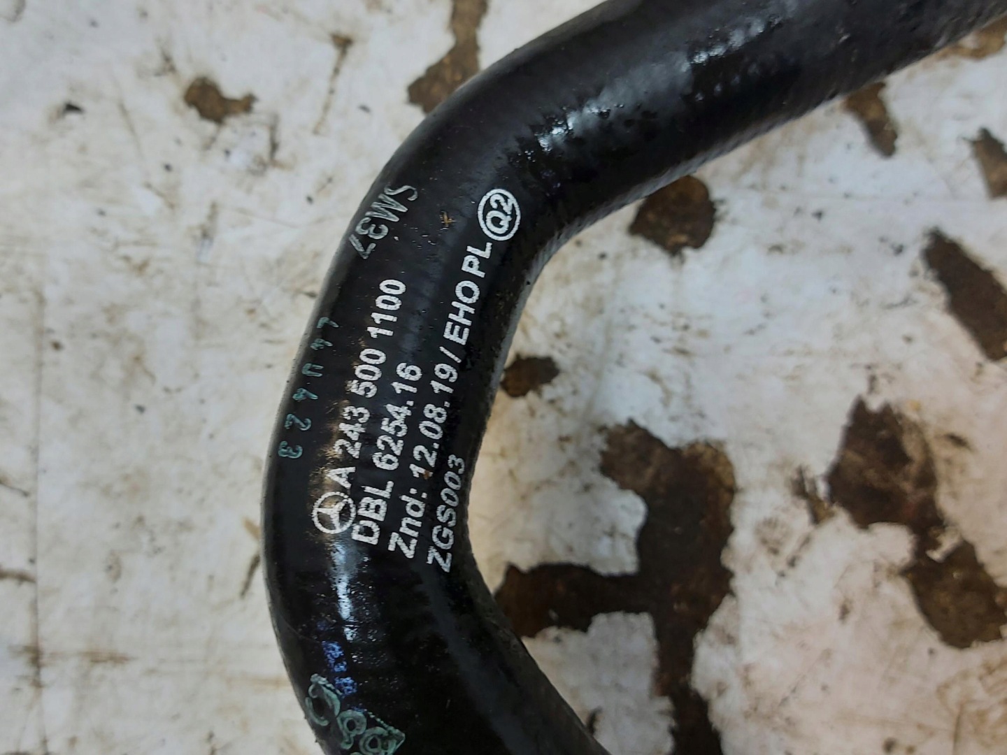 Mercedes EQA 250+ W243 crijevo prijenos vode A2435001100