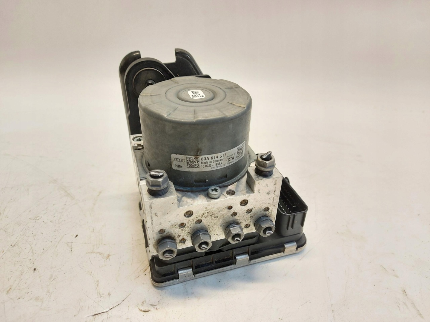 Audi RSQ3 Q3 83A 2022r pump ABS brake 83A907379