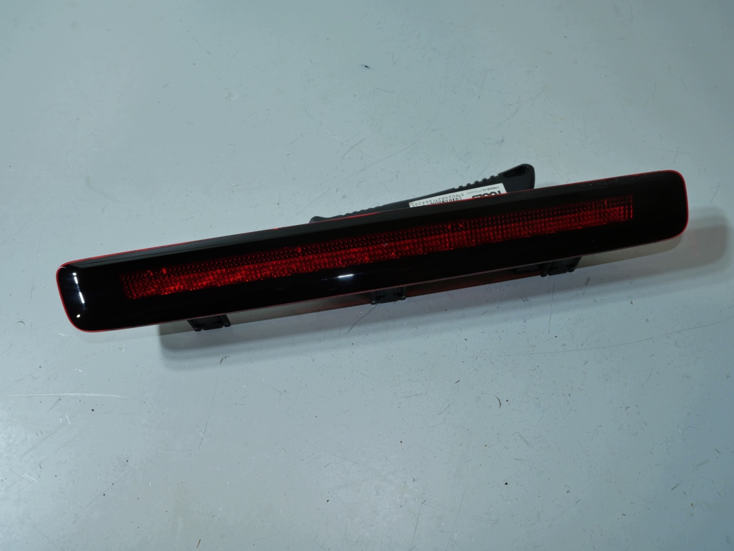 TRZECIE light STOP VW AMAROK 2H6945097J