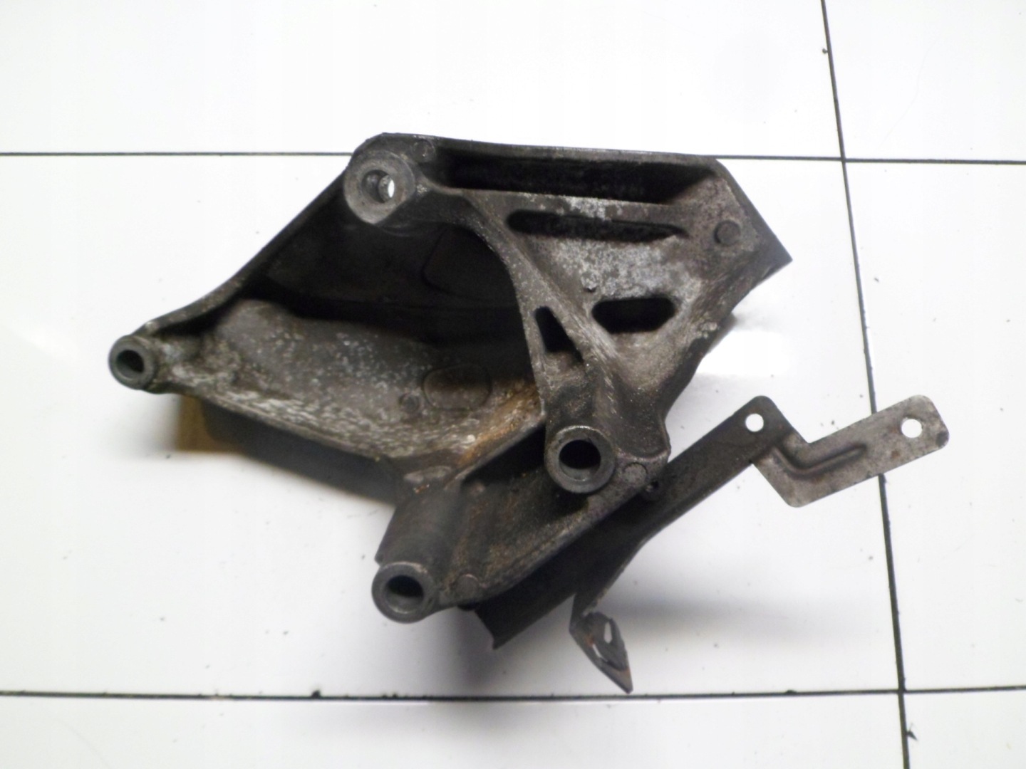 VW TOUAREG 2.5TDI 2.5 TDI engine mount 070199307B