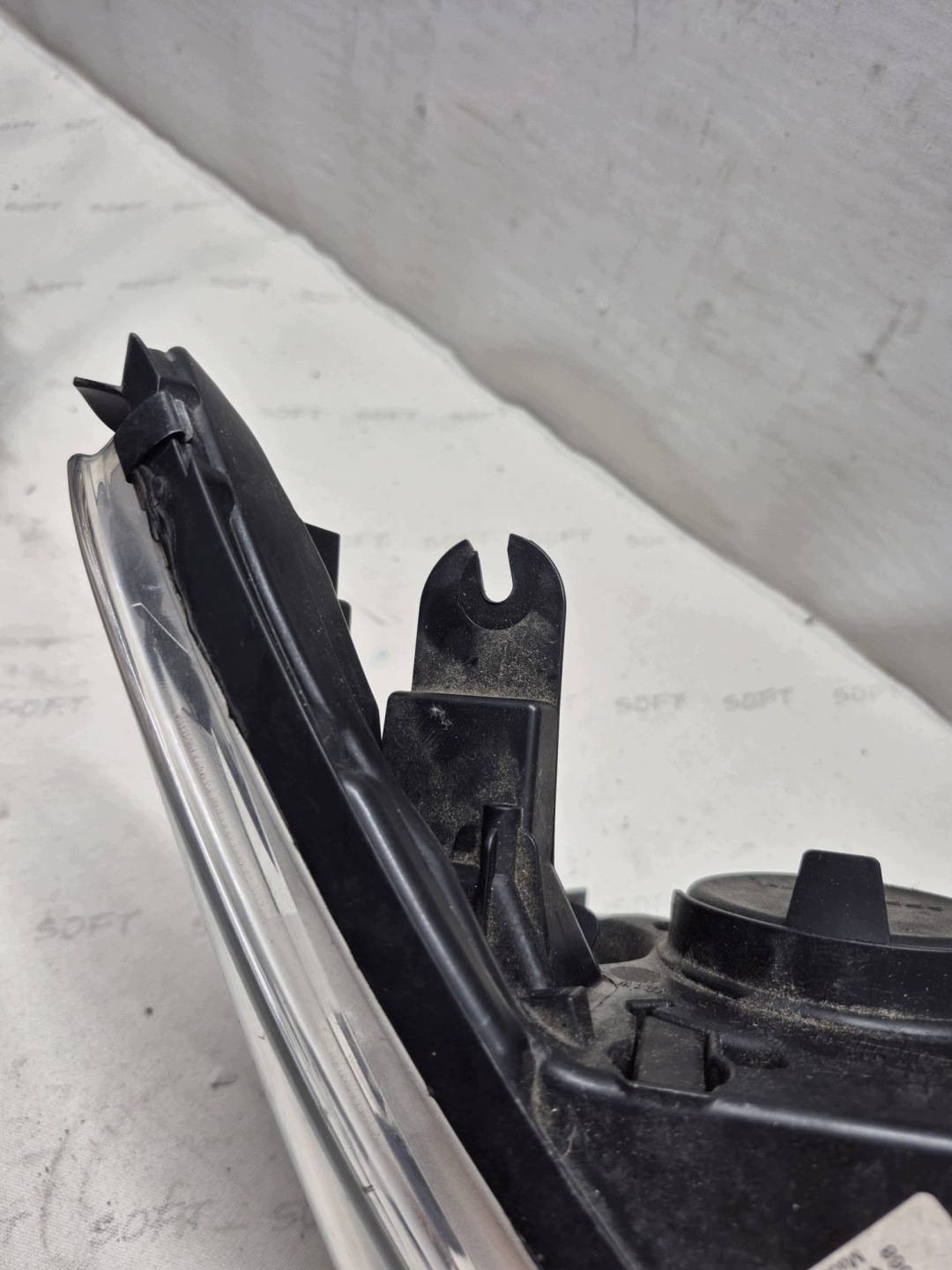 RENAULT CAPTUR and 13- light right front front lens