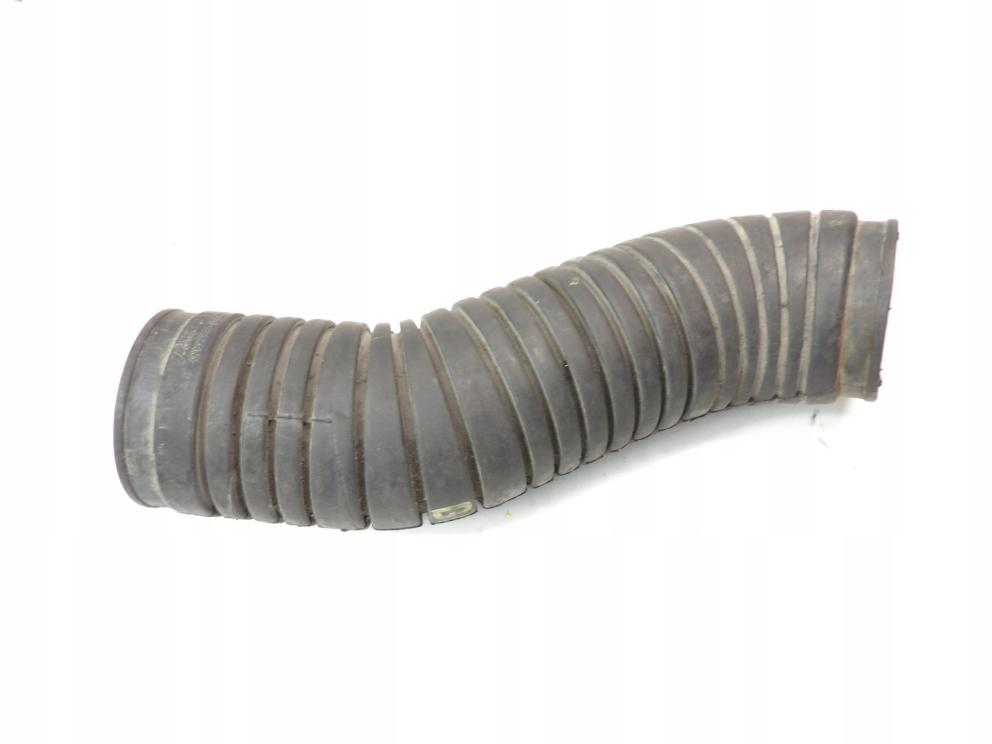 AUDI A6 C4 2.6 pipe air hose