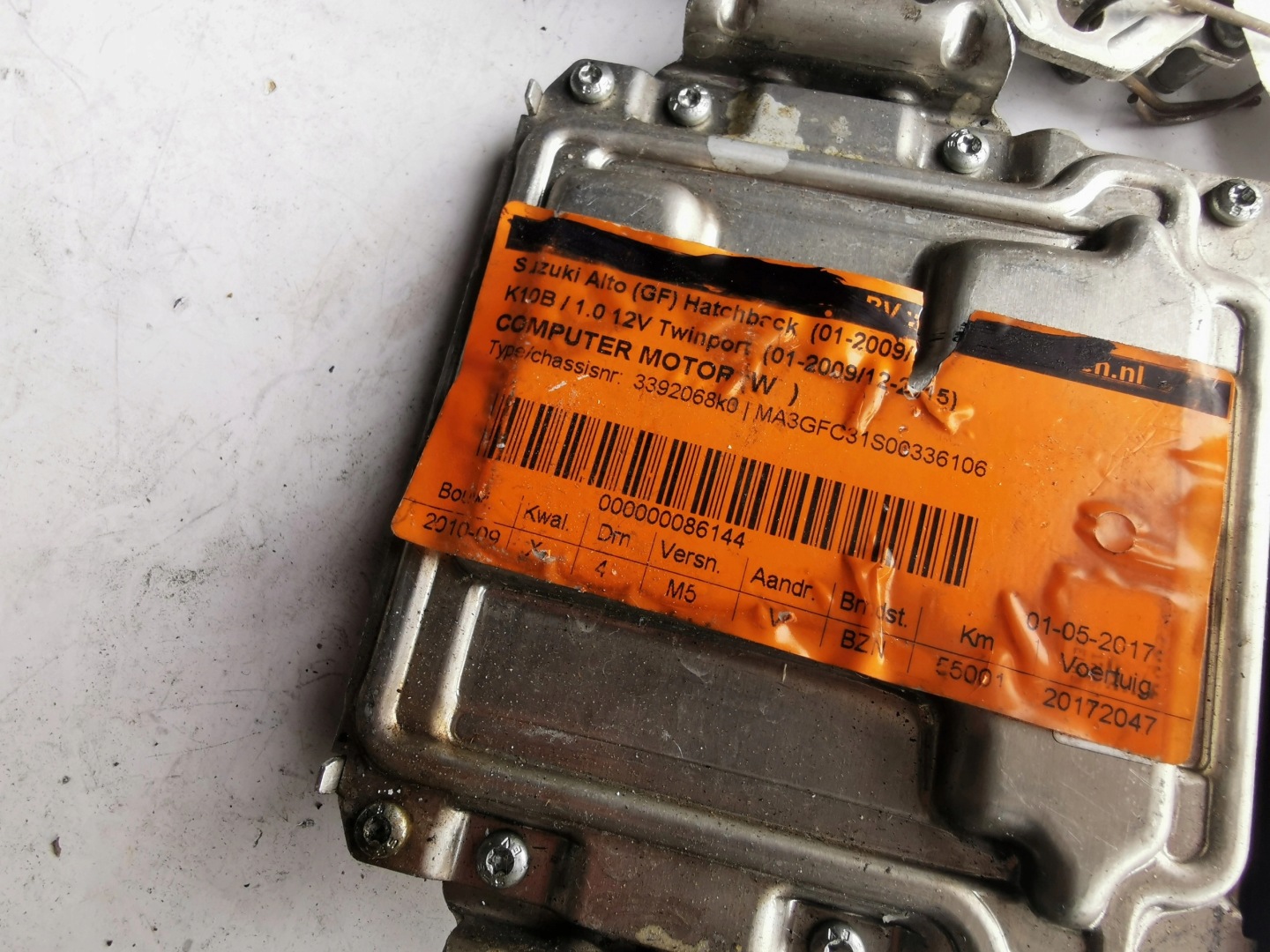 SUZUKI ALTO 1.0B 0261S04260 33920-68K01 Computer E