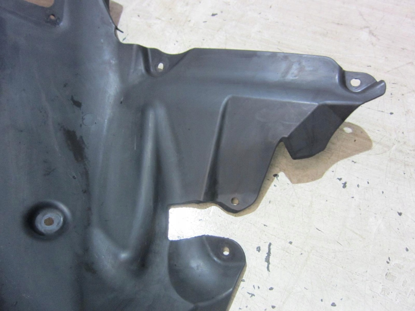 BMW X3 F25 mudguard cover right side 7213644