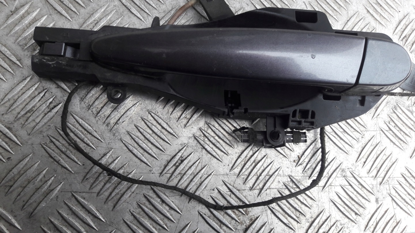 BMW E90 handle left rear part PODSWIETLANA 6936591