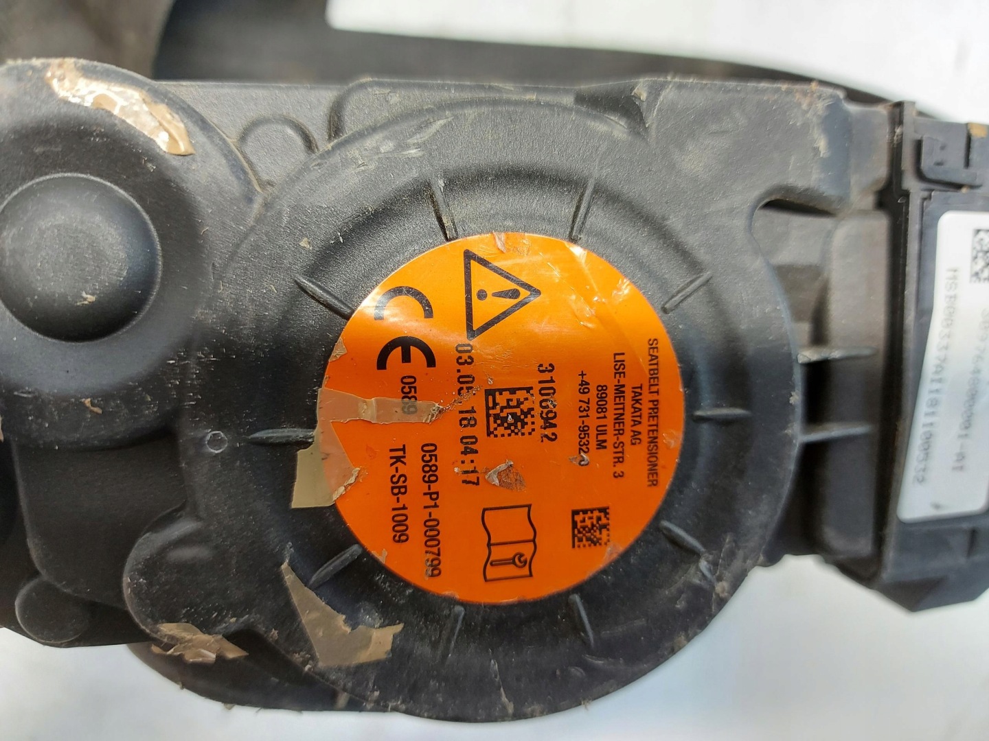 AUDI A8 D5 4N tension belt safety front left damaged