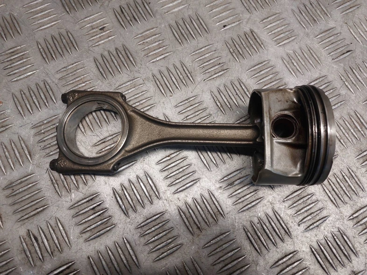 piston + connecting rod AUDI A6 C6 2.4 V6 06EB