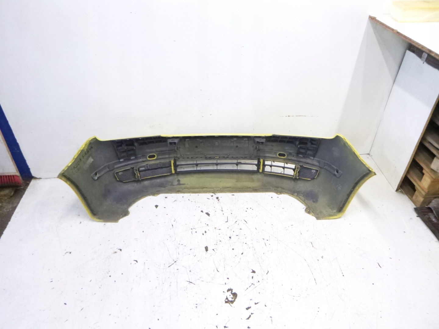 Frontstoßstange Skoda Fabia und 6260 2000r.