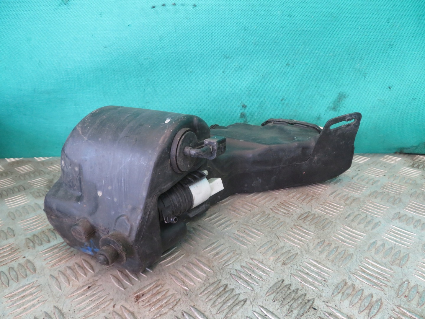 tank pump washers MERCEDES W205 C KLASA 17R