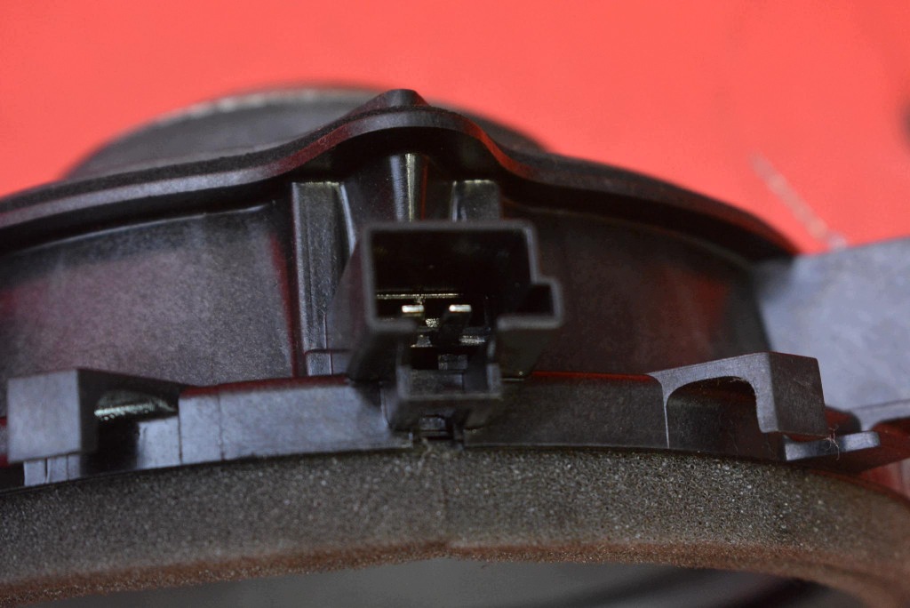 speaker left rear part 30657445 VOLVO XC60 1 and LIFT 13-17