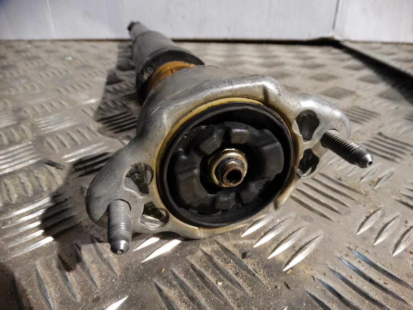 IDEALNY shock absorber rear MERCEDES W207 1