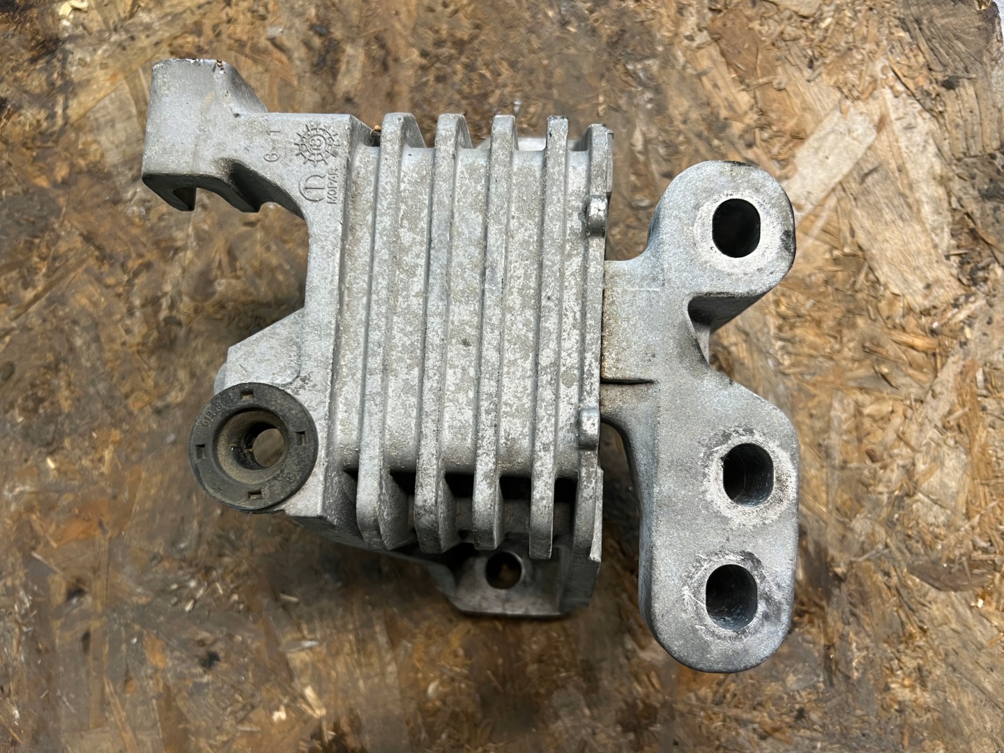 holder engine mount JEEP CHEROKEE KL LIFT