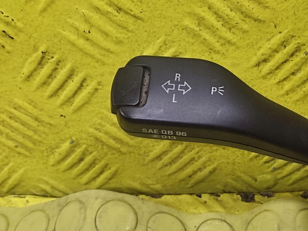 BMW E46 steering wheel levers and controls 61318377488