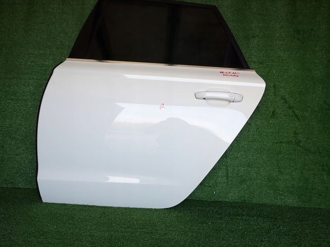 AUDI A6 C7 KOMBI 11- door left rear. rear part